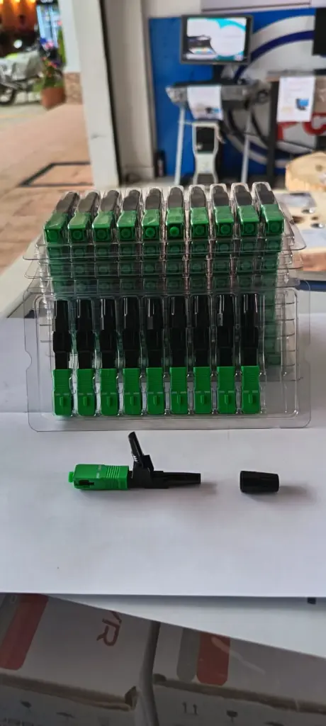 conector mecánico sc apc verde 100U tipo caimán 2.webp