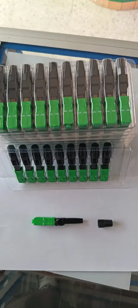 conector mecánico sc apc verde 100U tipo caimán 1.webp